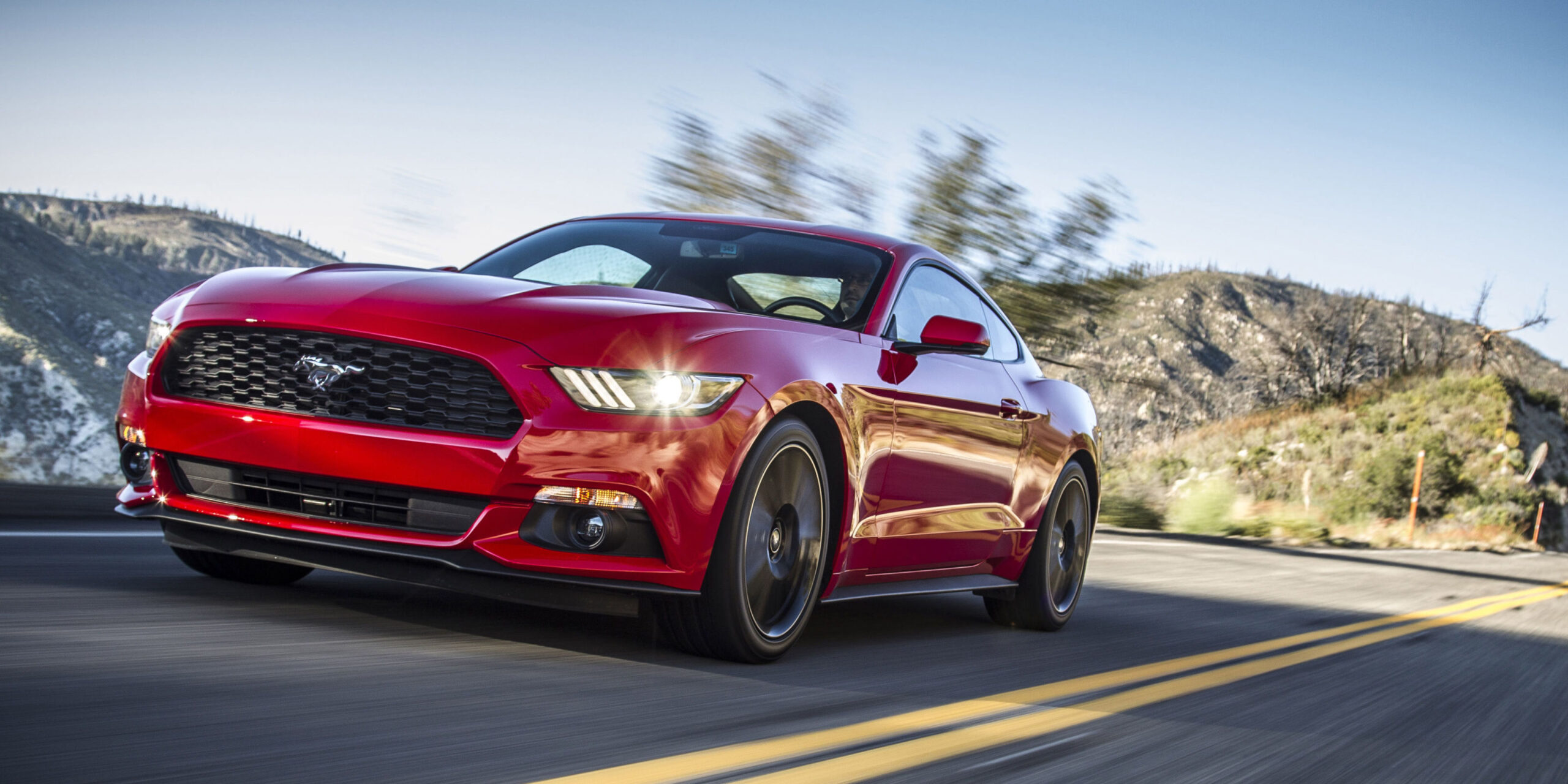 Ford Recall 2025: Mustang Seatbelt & Super Duty Camera