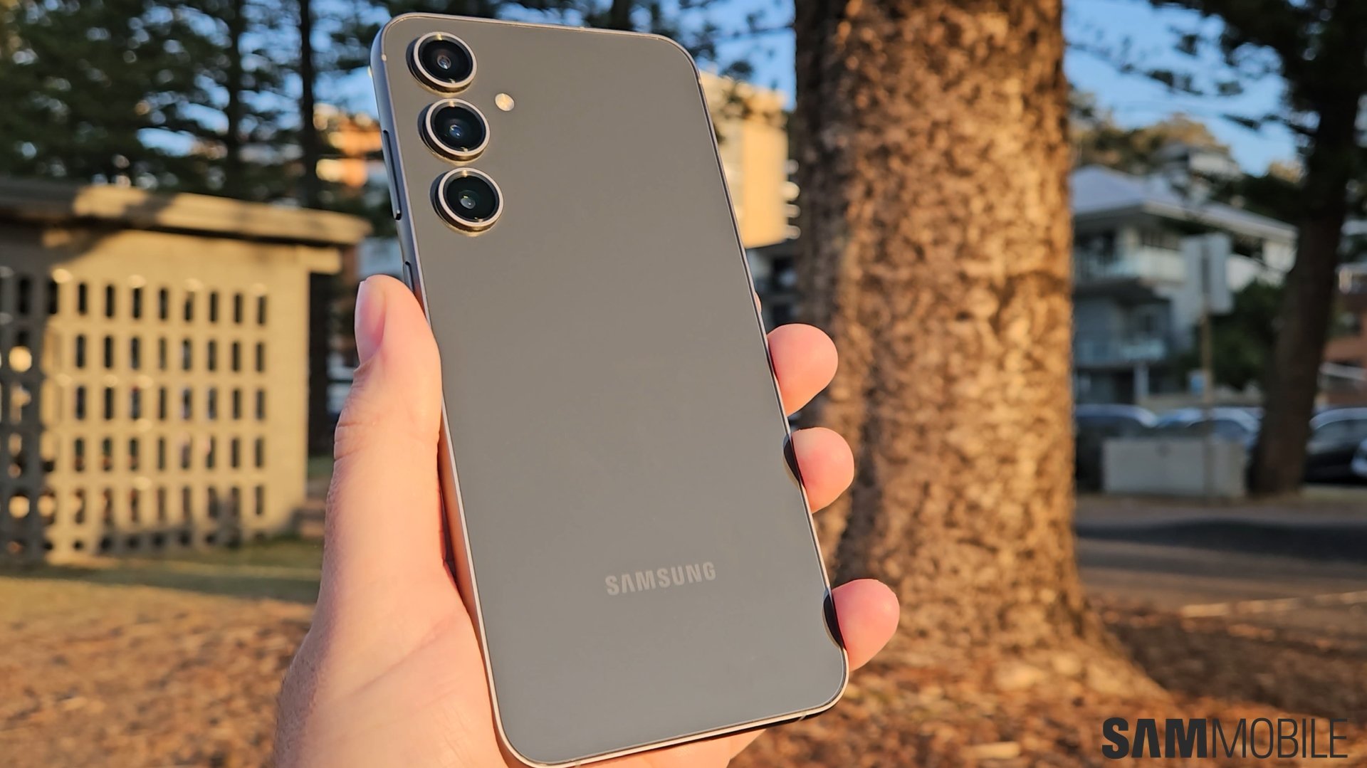 Samsung Galaxy S23 FE & Flagships Get Android 16